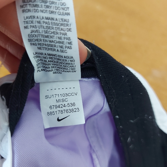 NIKE Purple Featherlight Dri-fit Running Hat - Picture 9 of 9